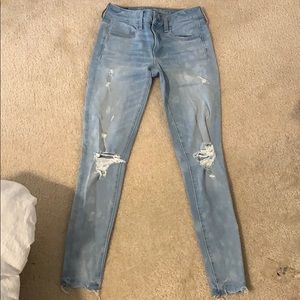 light wash distressed skinny jeans